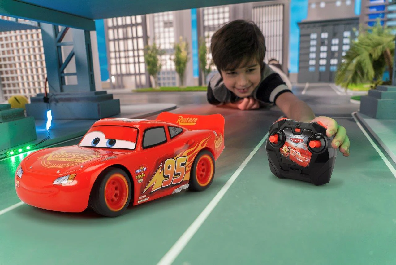 Cars Turbo Racer Lightning McQueen RC Vehicle - Image 5