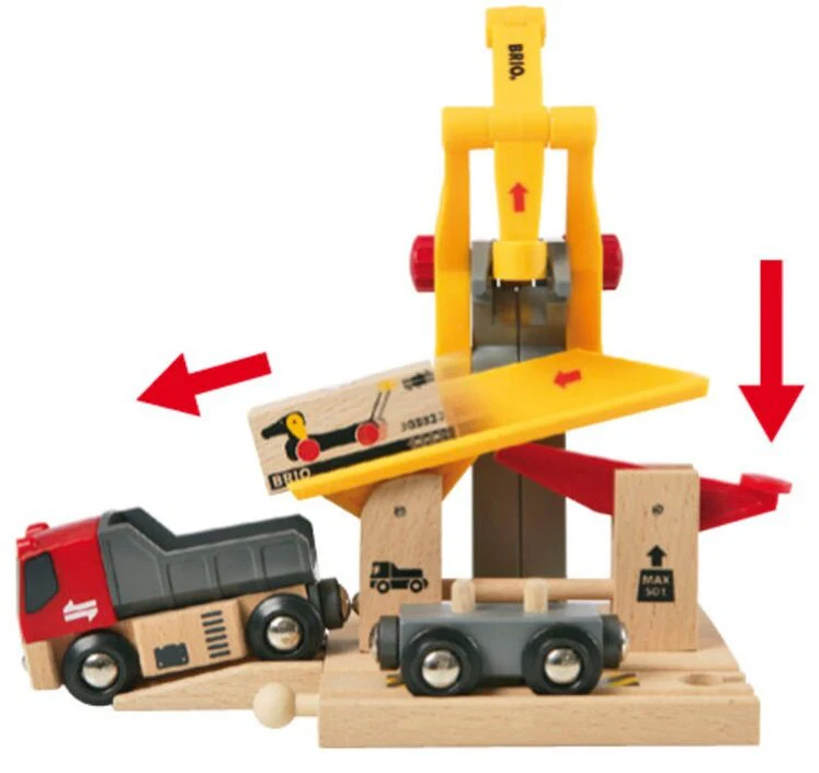 BRIO Freight Goods Station - Image 3