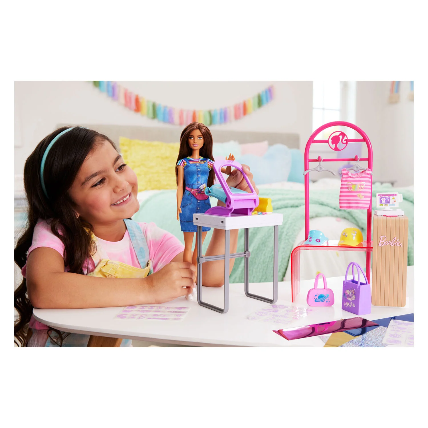 Barbie Make & Sell Boutique Playset - Image 6