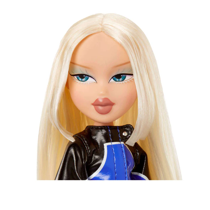 Bratz Scorchin' Cloe Fashion Doll - Image 4