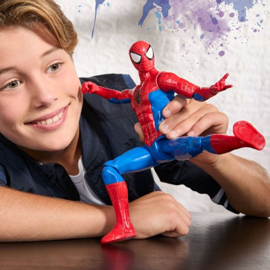 Classic Spiderman Figure Titan Series - Image 4