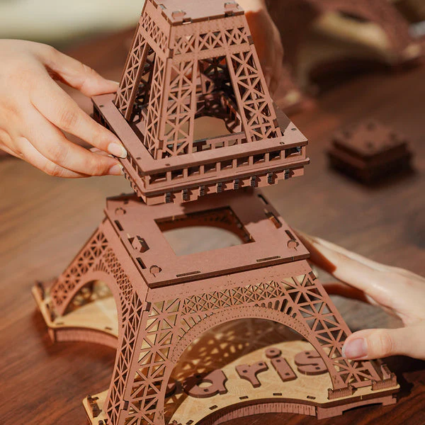 Eiffel Tower with Light - Image 4