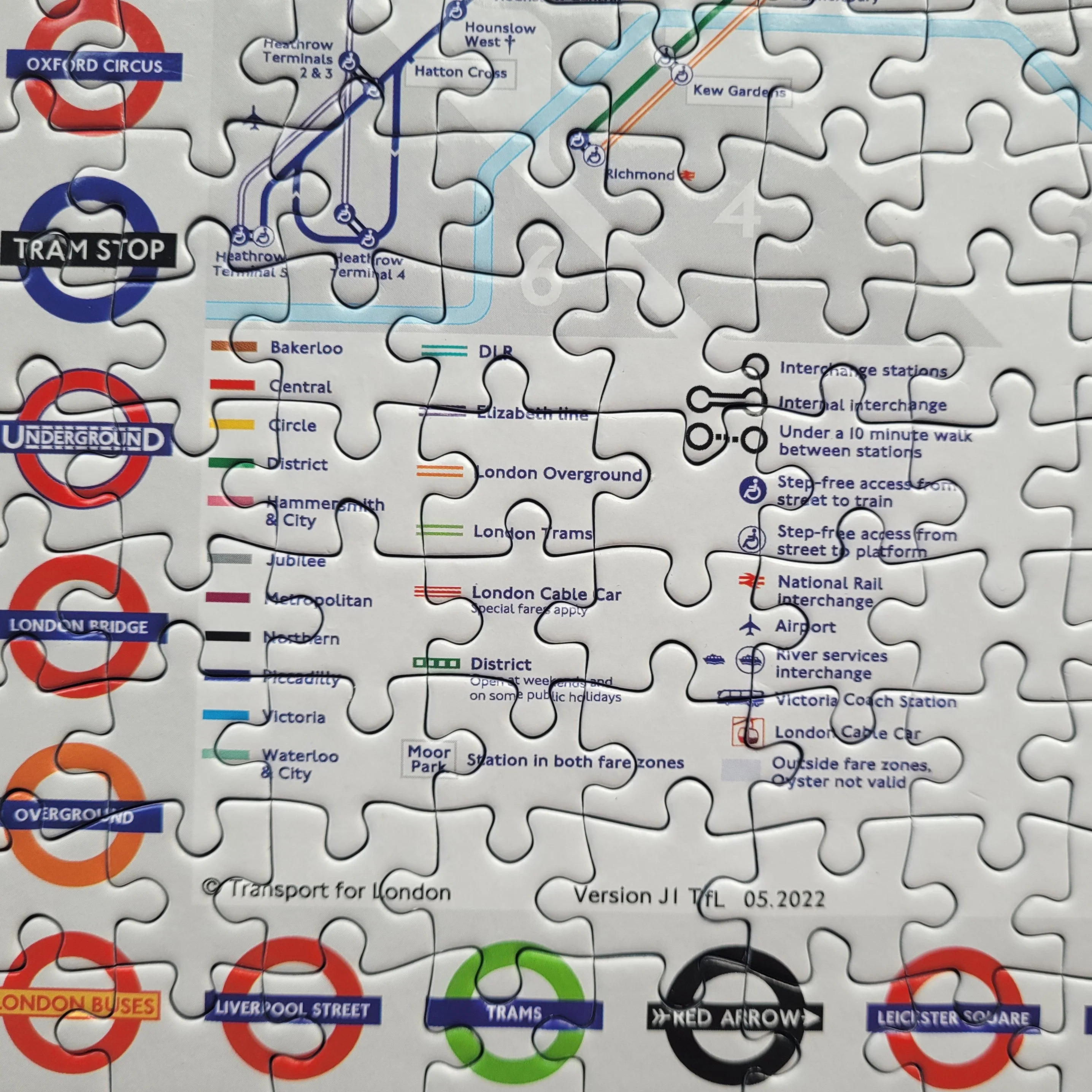 Gibsons TfL: London Tube Map 1000 piece Jigsaw Puzzle - Image 3
