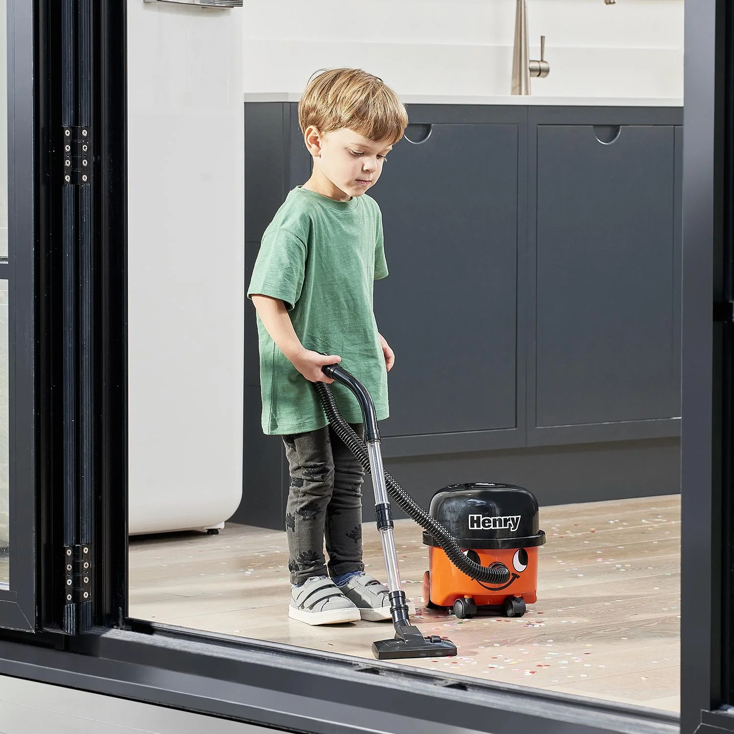Casdon Henry Vacuum Cleaner Kids Role Play Cleaning Toy - Image 4