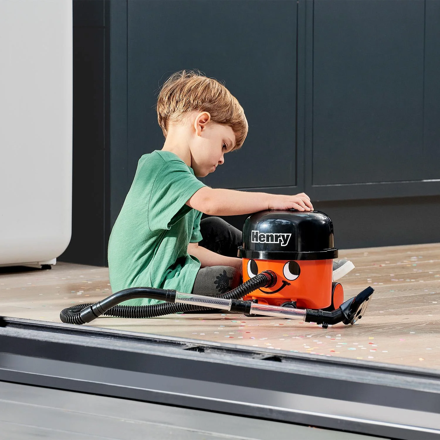 Casdon Henry Vacuum Cleaner Kids Role Play Cleaning Toy - Image 5