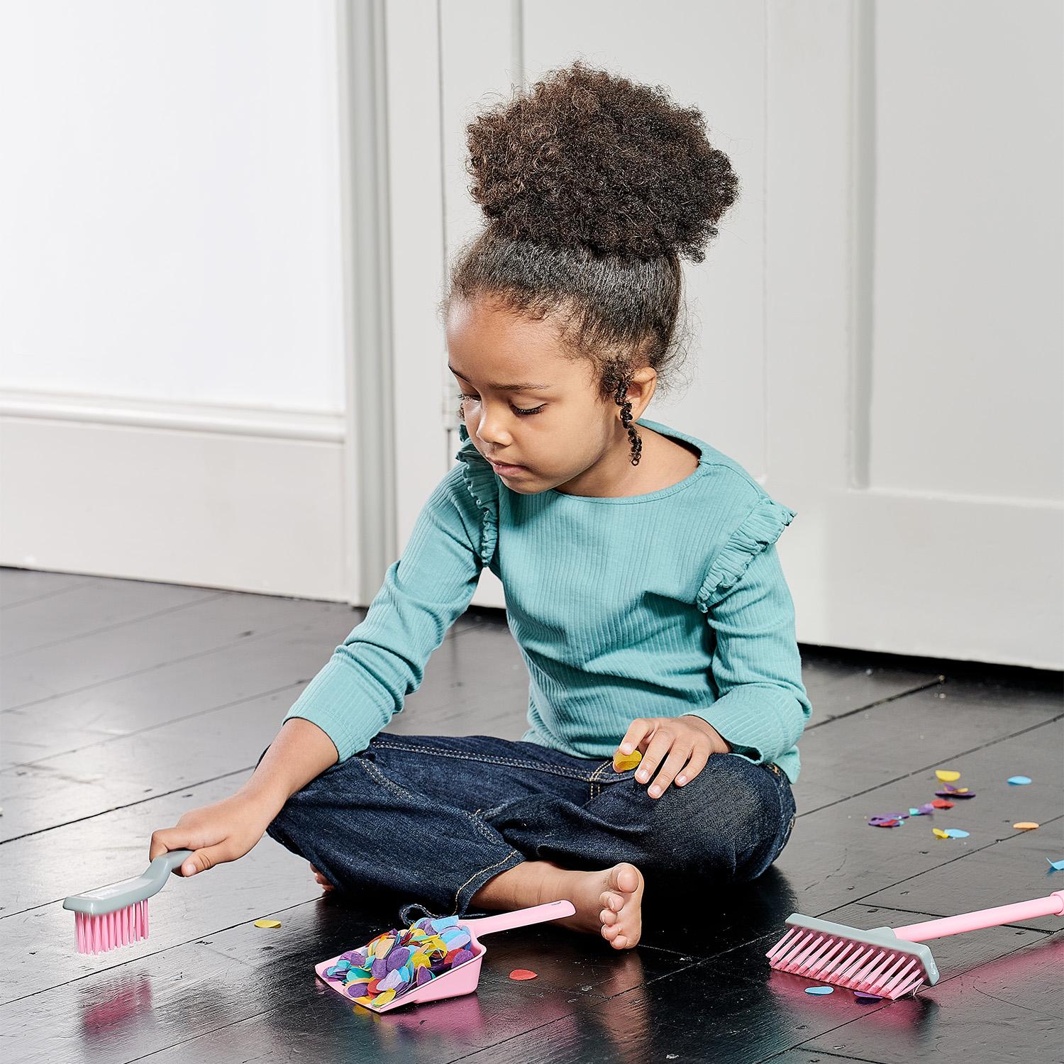 Casdon Hetty Brush Set Kids Cleaning Role Play Toy - Image 4