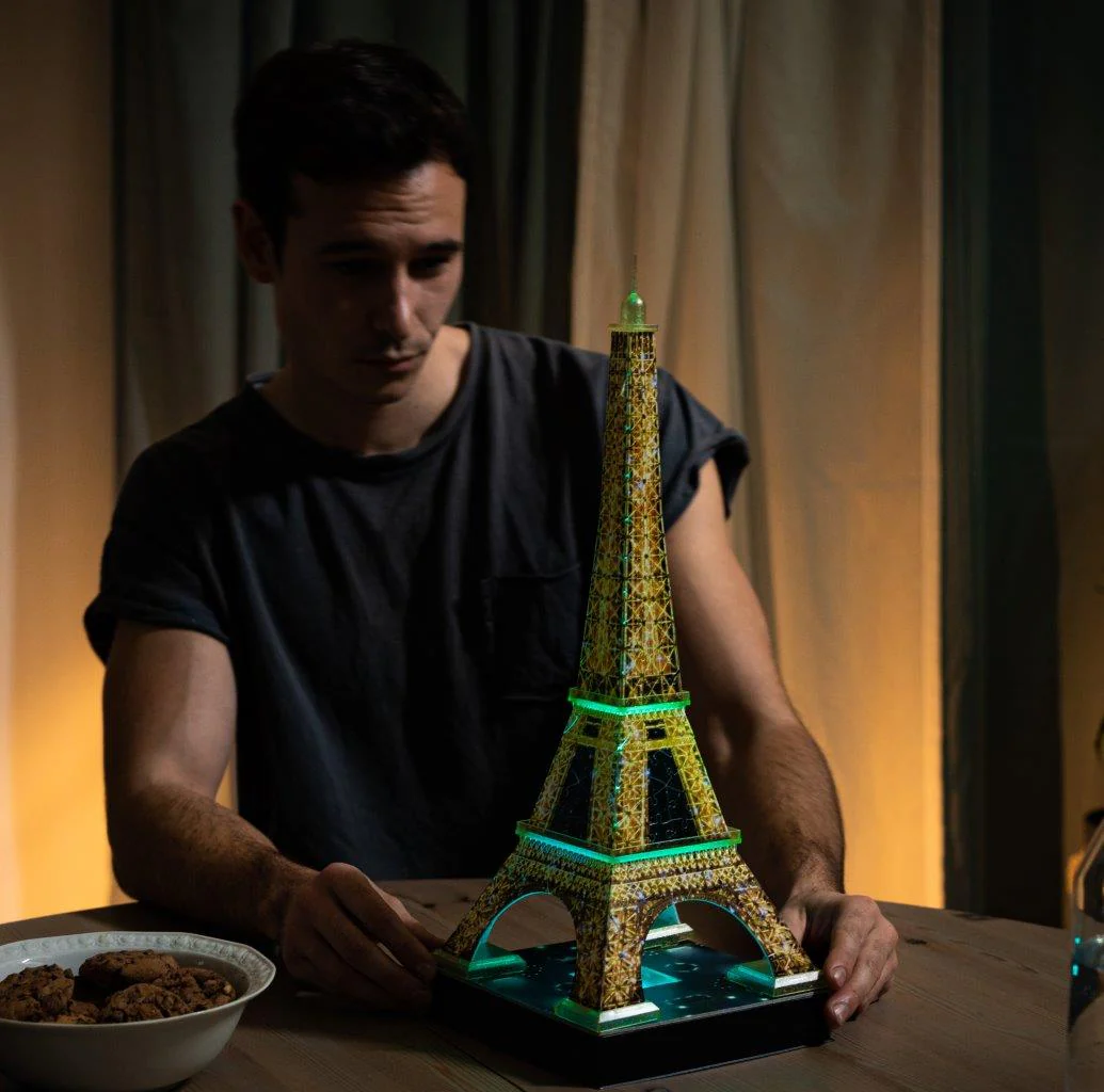 Ravensburger Iconics Eiffel Tower Light Up 216 Piece 3D Jigsaw Puzzle - Image 4