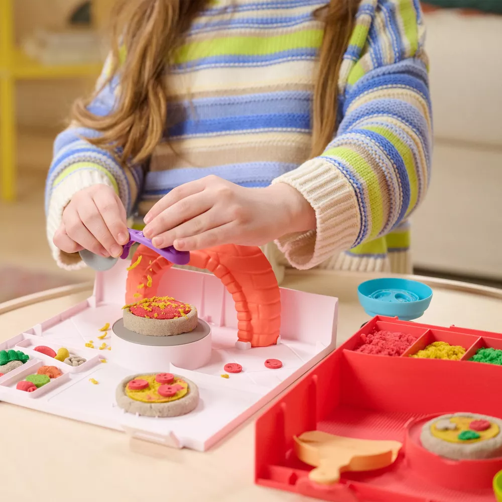 Kinetic Sand Squish Pizza - Image 4