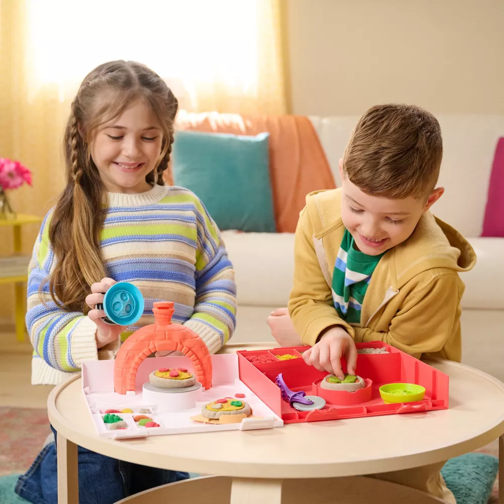 Kinetic Sand Squish Pizza - Image 5