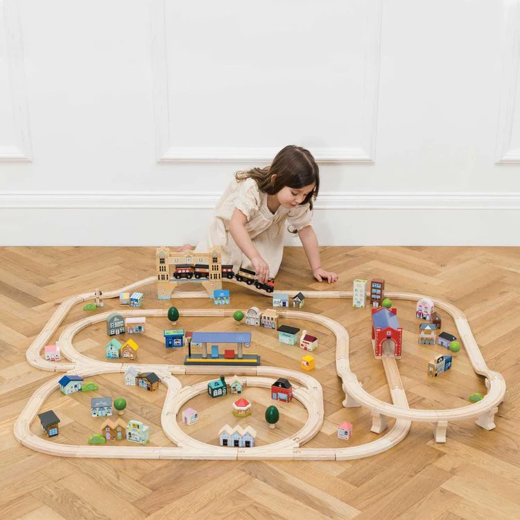 Le Toy Van London Train Set 120pc - Image 2