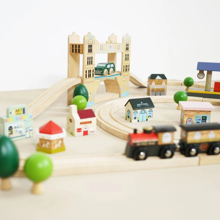 Le Toy Van London Train Set 120pc - Image 4