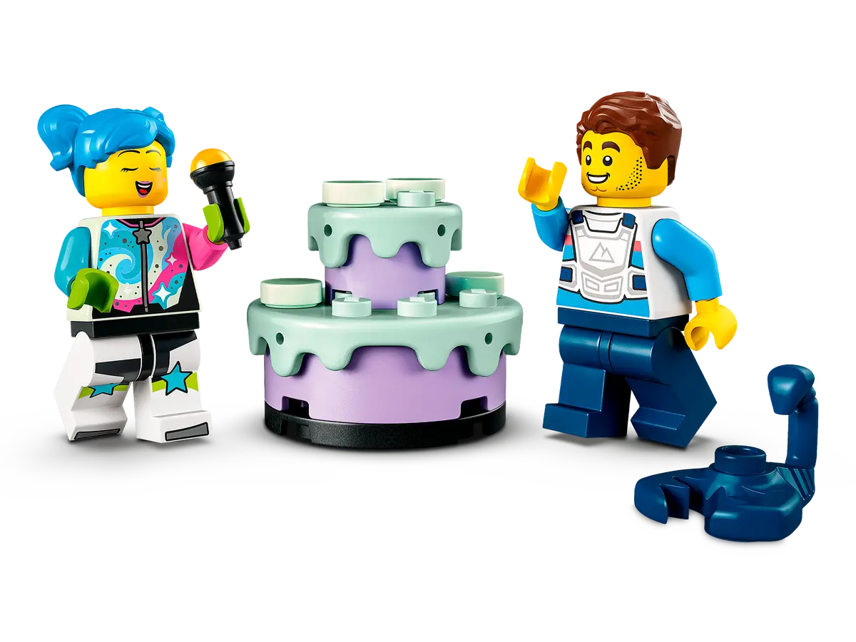 LEGO City The Knockdown Stunt Challenge 60341 - Image 4