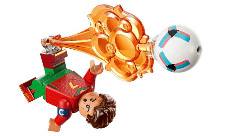 LEGO Editions Cristiano Ronaldo Football Highlights Set 43012 - Image 3
