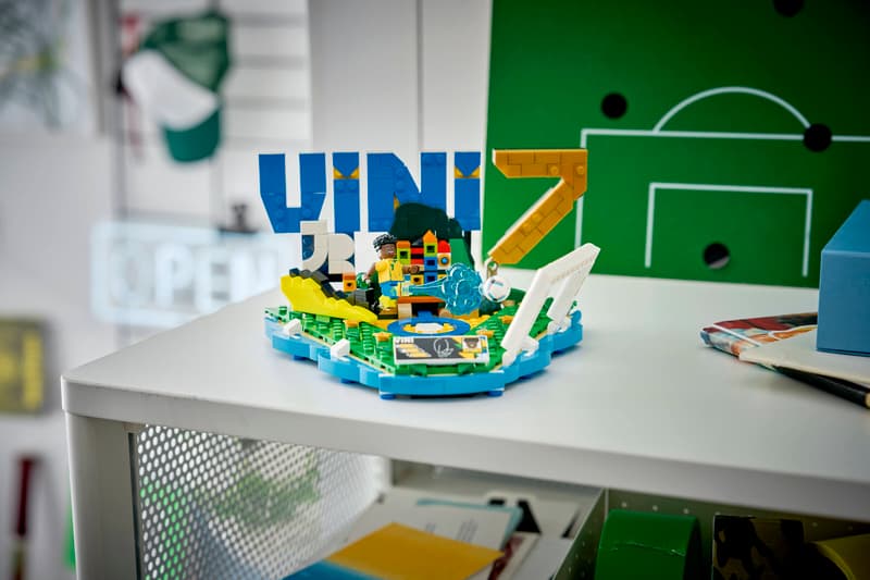 LEGO Editions Vini Jr. Football Highlights Set 43027 - Image 5
