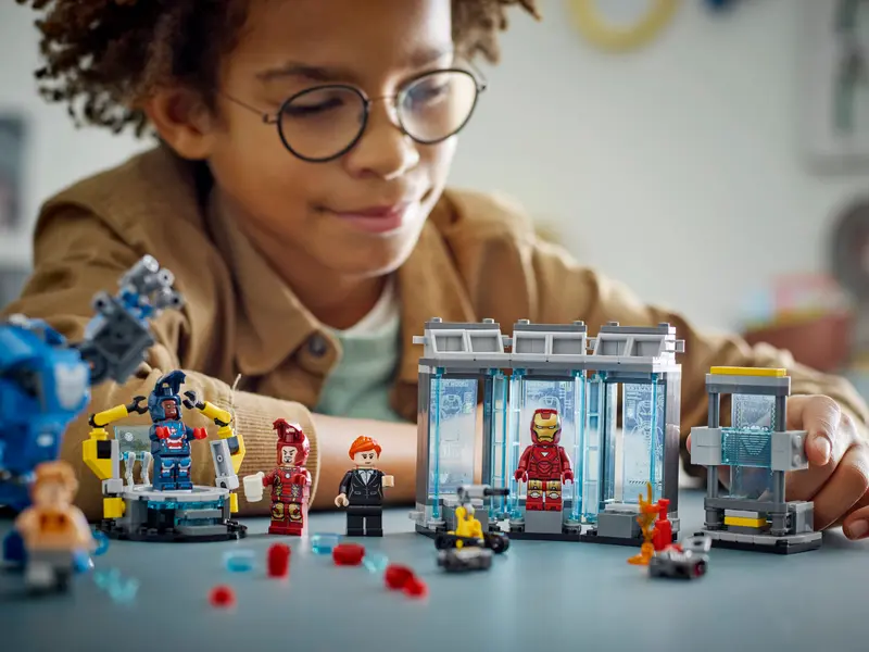 LEGO Marvel Iron Man's Laboratory 76315 - Image 6