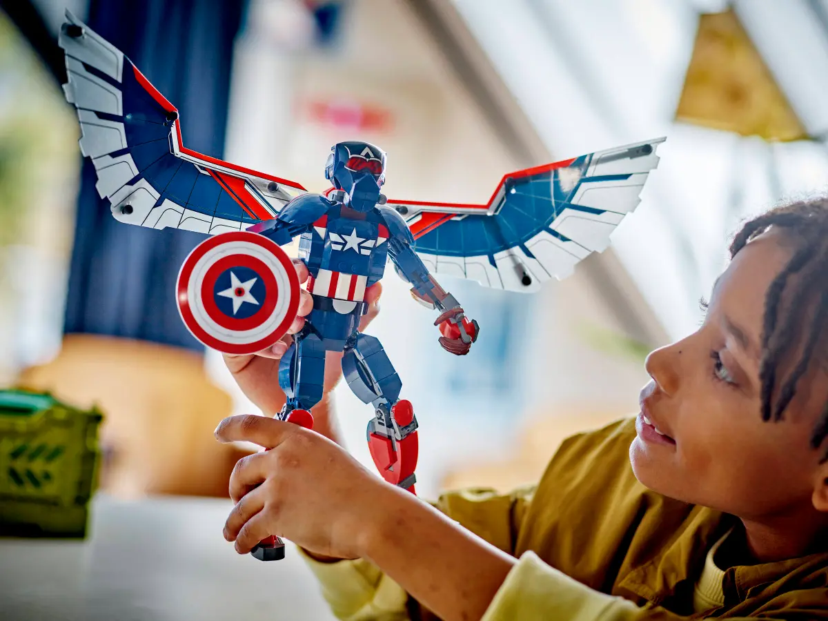 LEGO Super Heroes New Captain America Construction Figure 76296 - Image 7