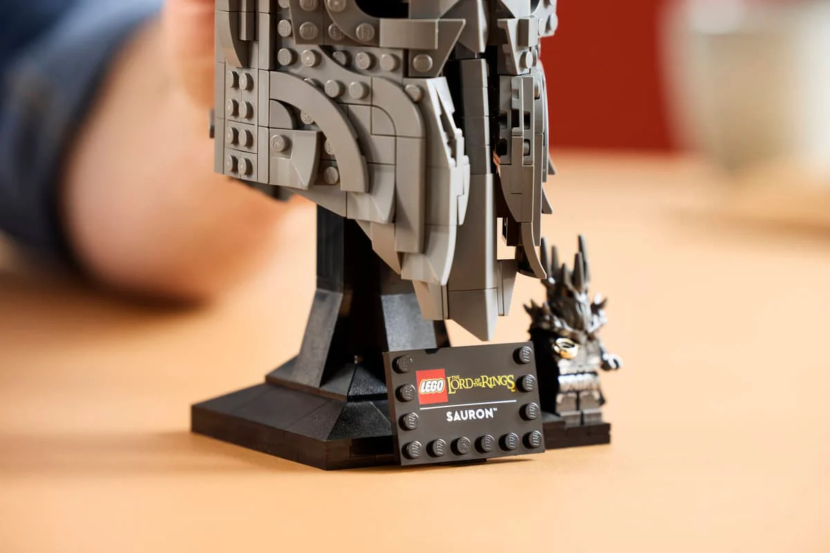 LEGO Icons The Lord of the Rings: Sauron’s Helmet 11373 - Image 8