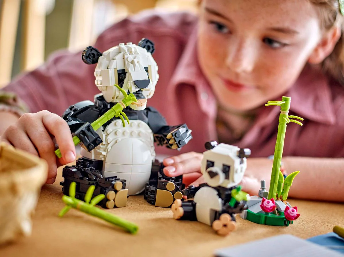 LEGO Creator 3in1 Wild Animals: Panda Family 31165 - Image 8