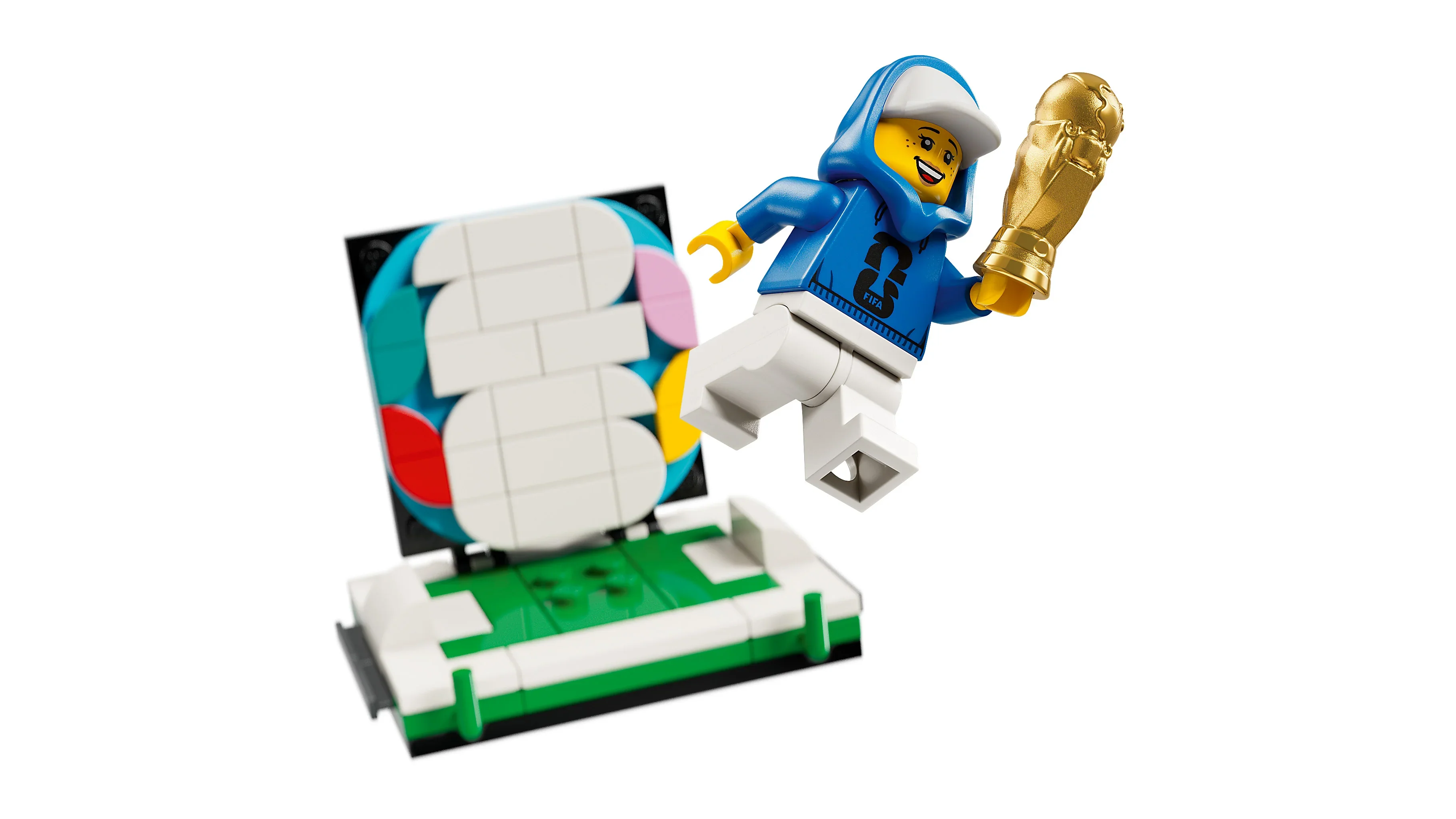 LEGO Editions FIFA World Cup Official Trophy 43020 - Image 5