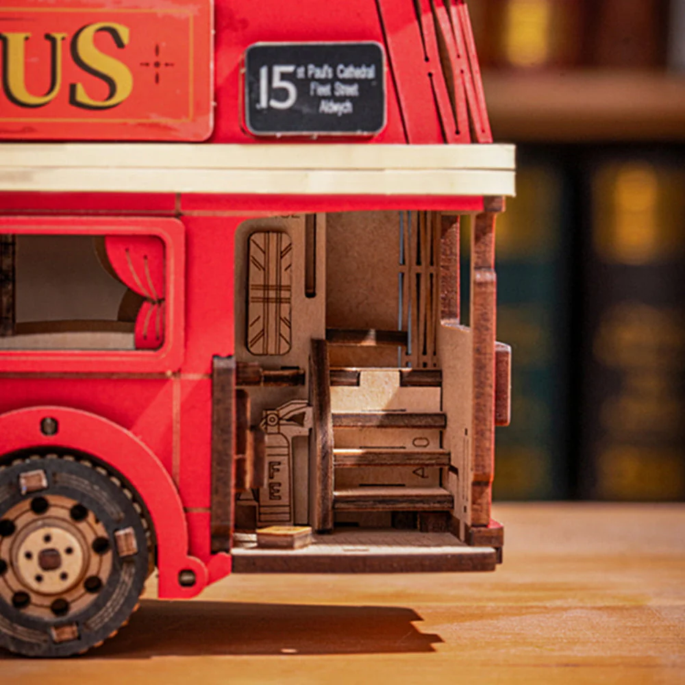 London Tour Bus - Image 4