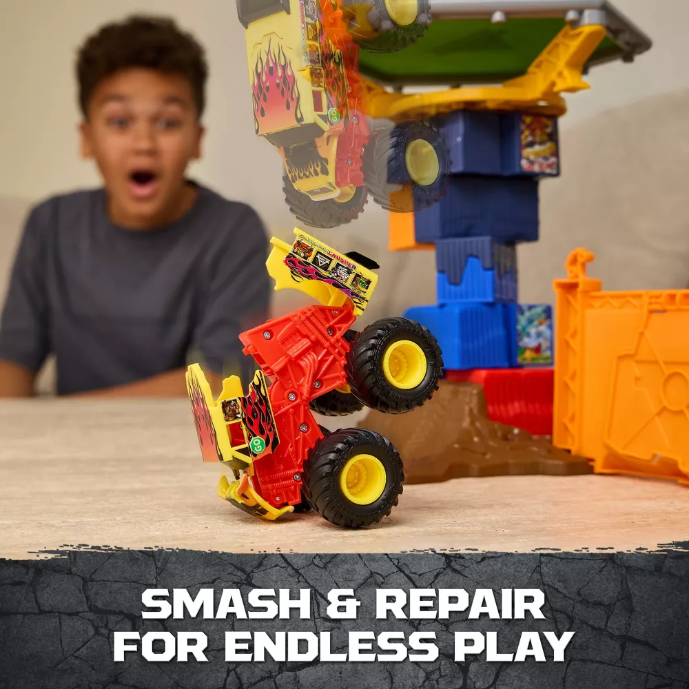 Monster Jam 1:64 Smash & Bash Crash Course Playset - Image 5