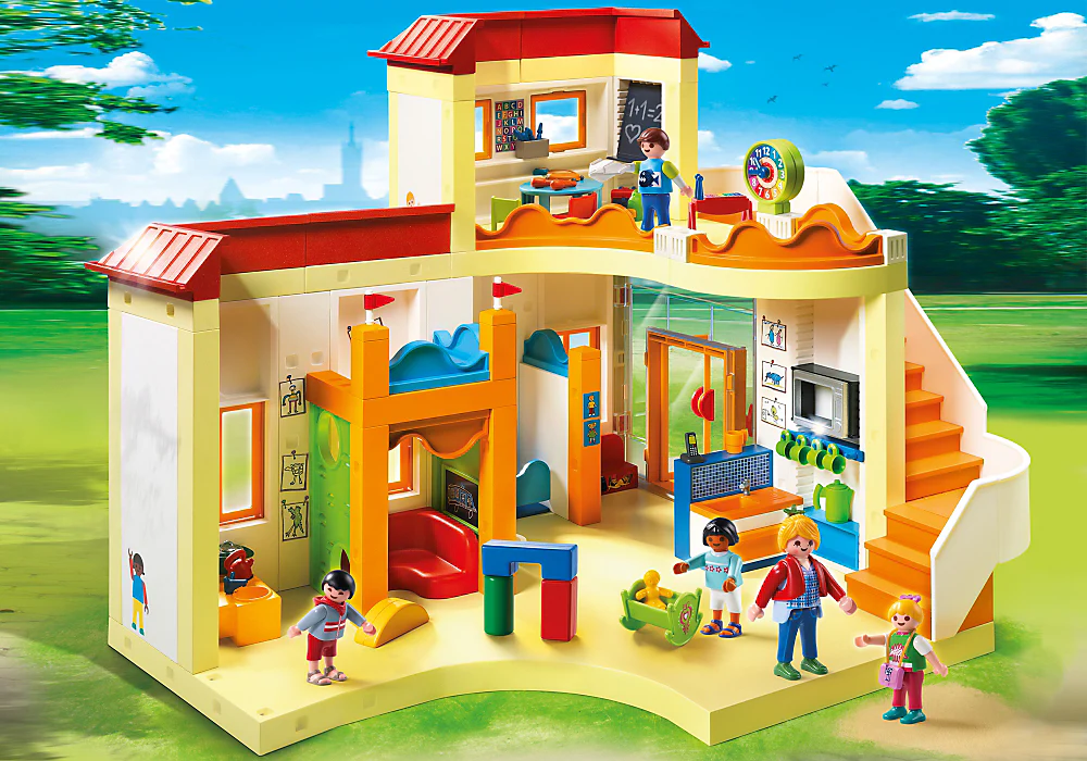 Playmobil 5567 City Life Sunshine Preschool with Functional Blackboard and Clock Hands - Image 2