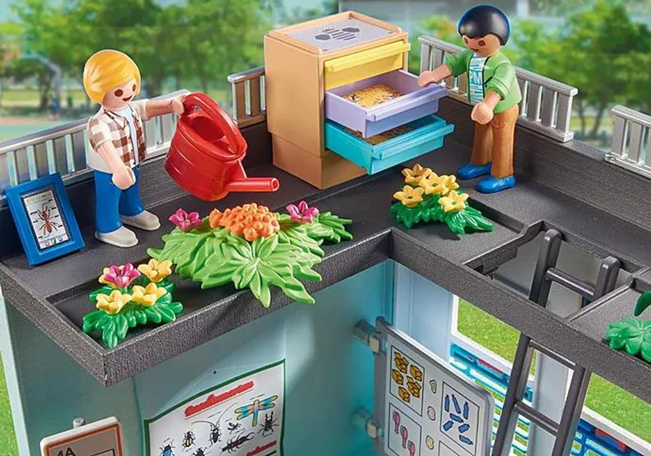 Playmobil 71327 Large School - Image 4