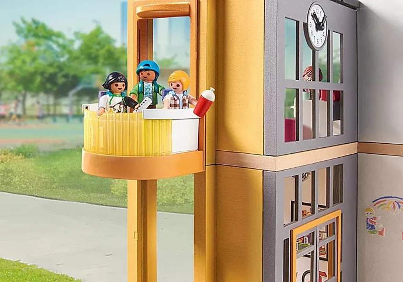 Playmobil 71327 Large School - Image 6