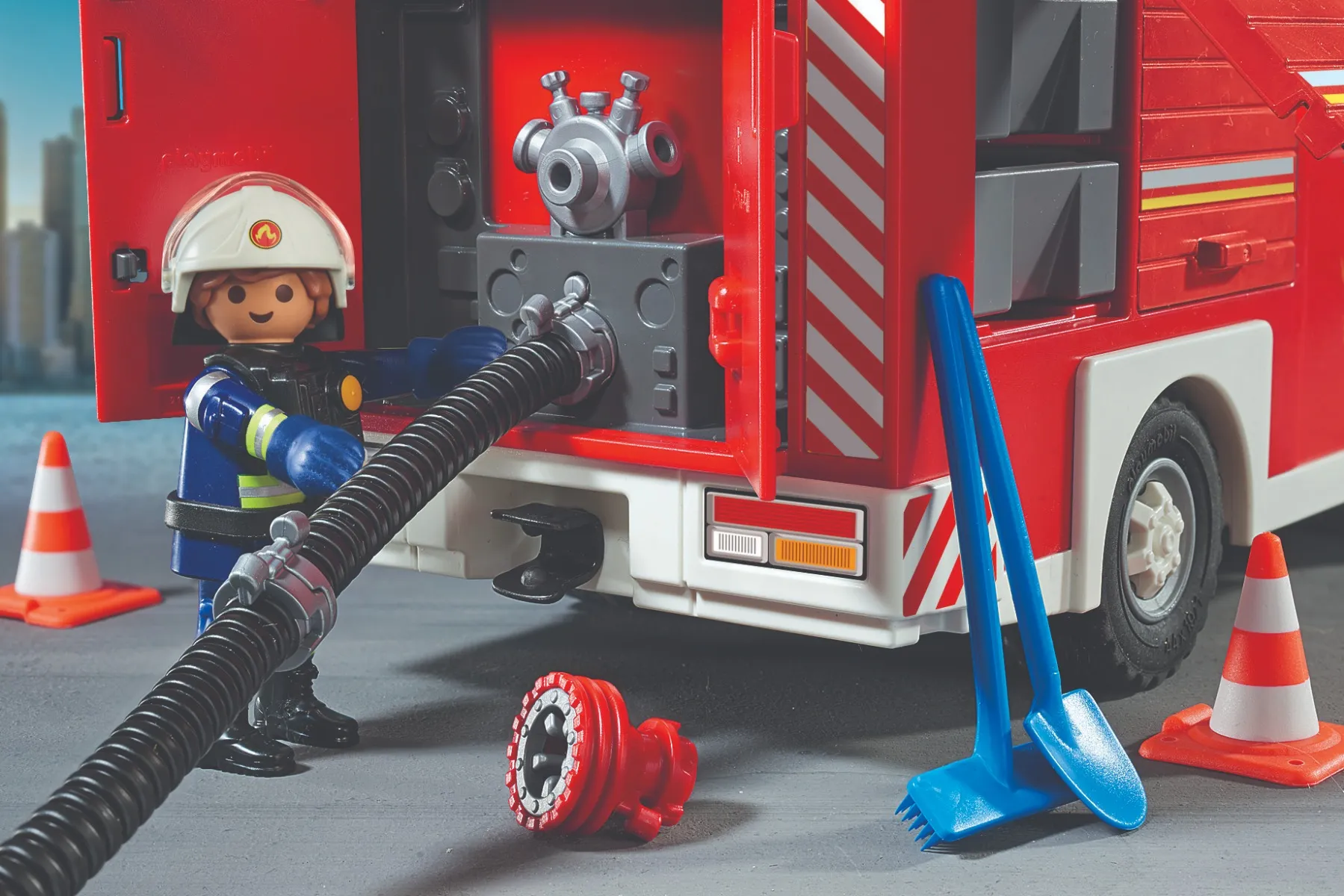 PLAYMOBIL 71603 Fire Rescue Mega Set - Image 5