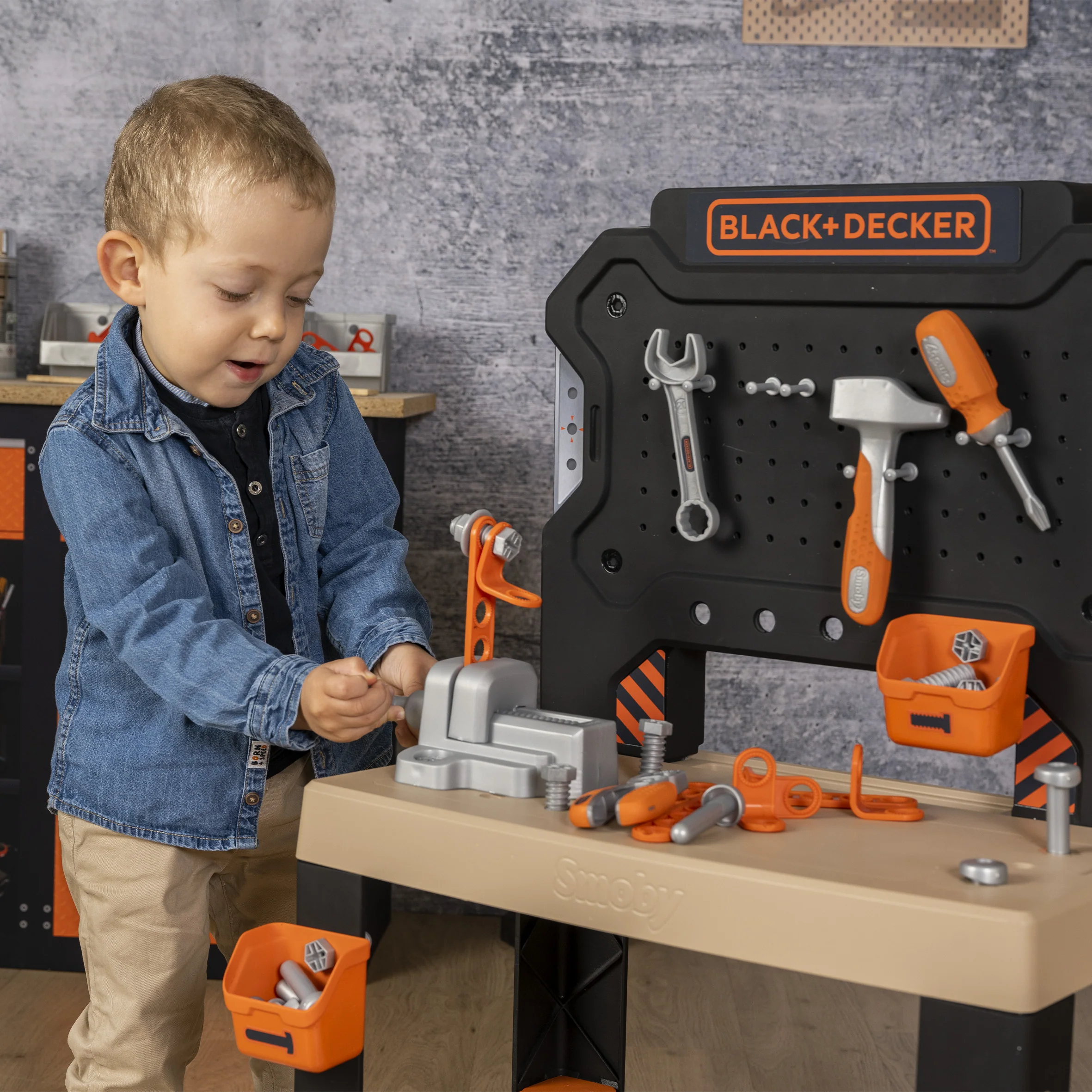 Smoby Black and Decker Bricolo Workbench - Image 4