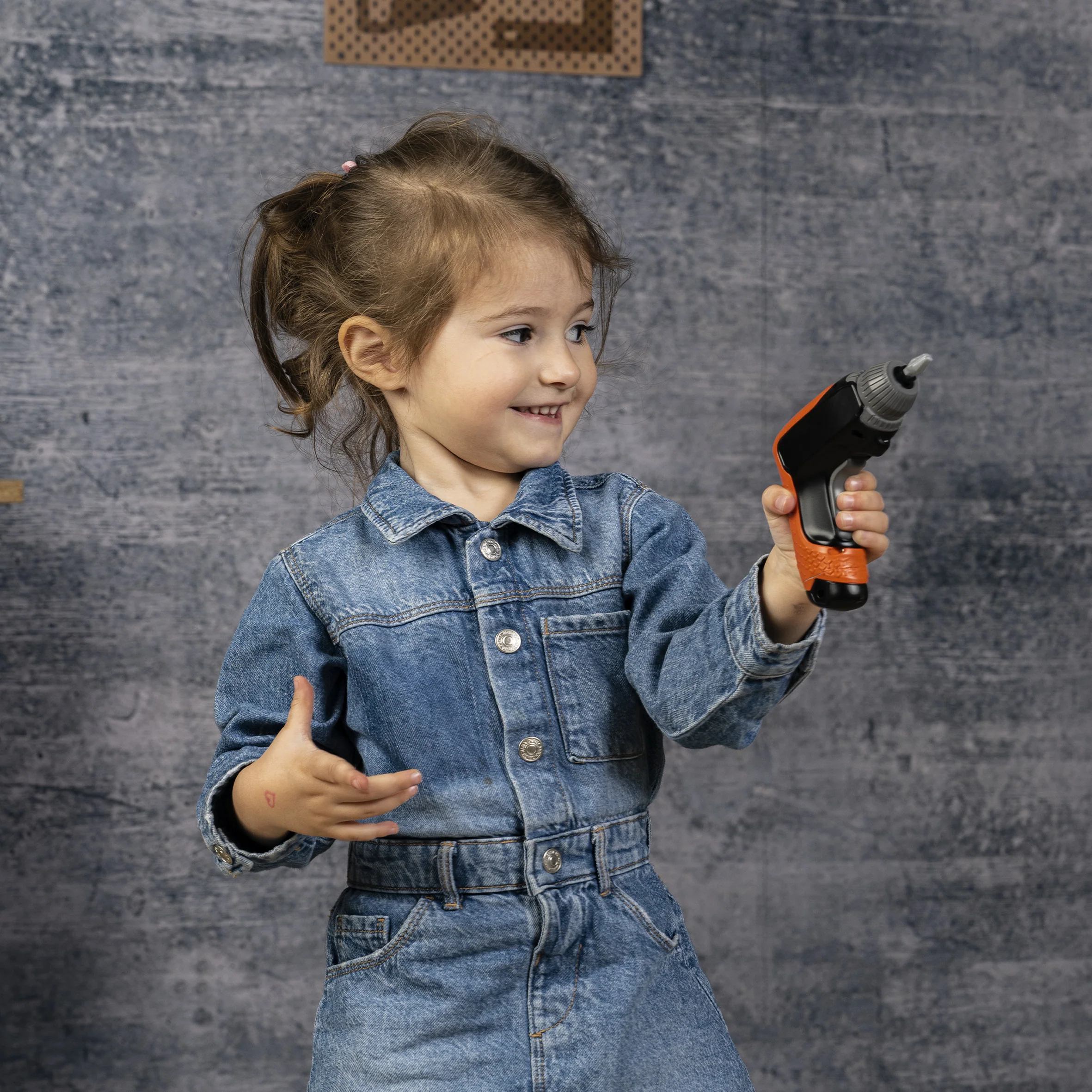 Smoby Black and Decker Bricolo Pro Workbench - Image 5