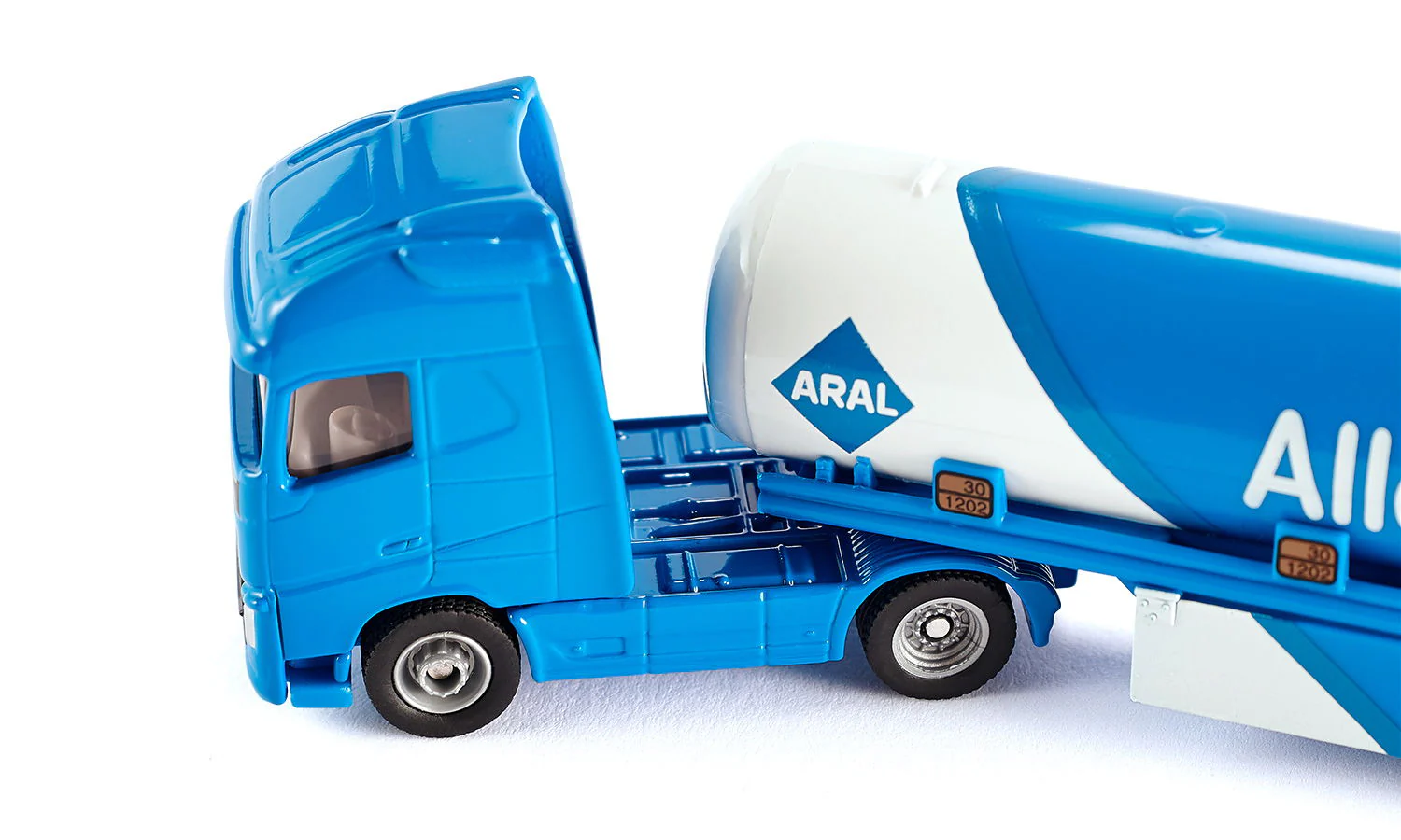 1:87 Aral Tanker With Trailer - Image 3