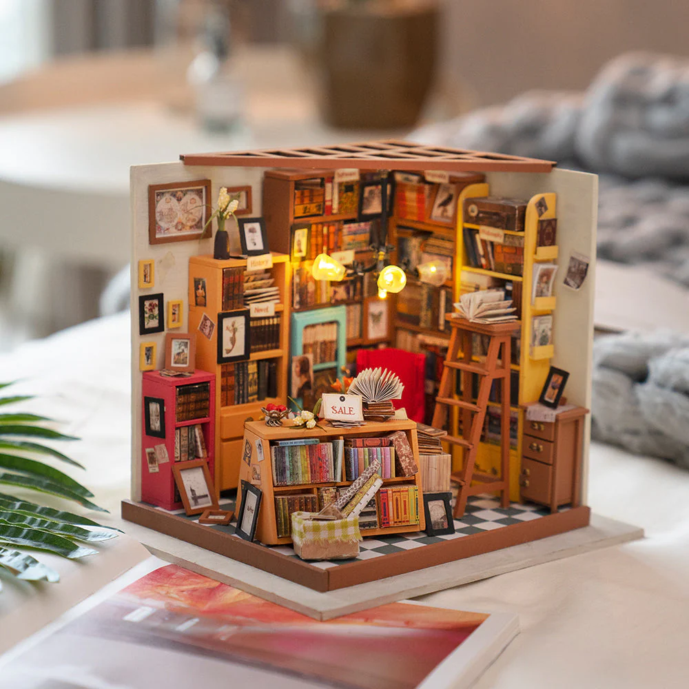 Sam's Study - Image 5