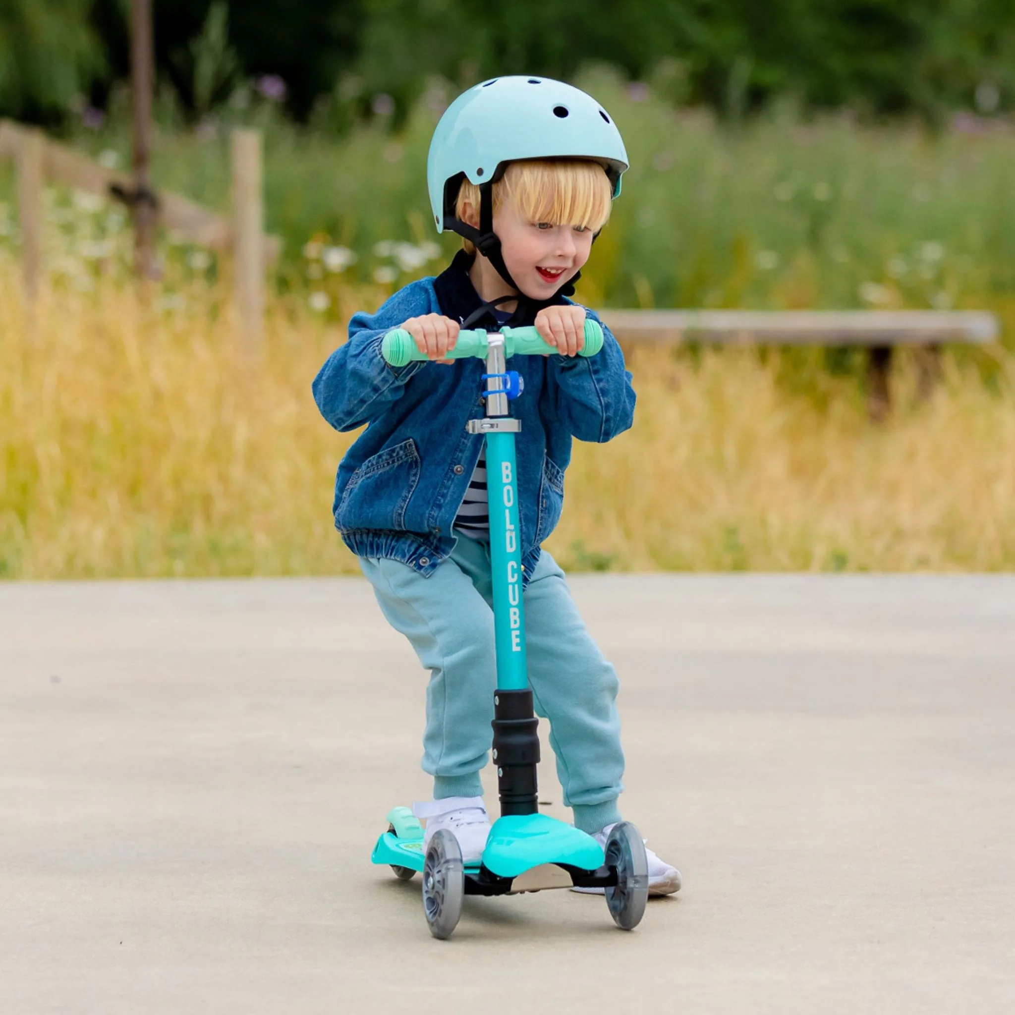 Teeny Fold: Ocean 3 Wheel Scooter (Aqua) - Image 7