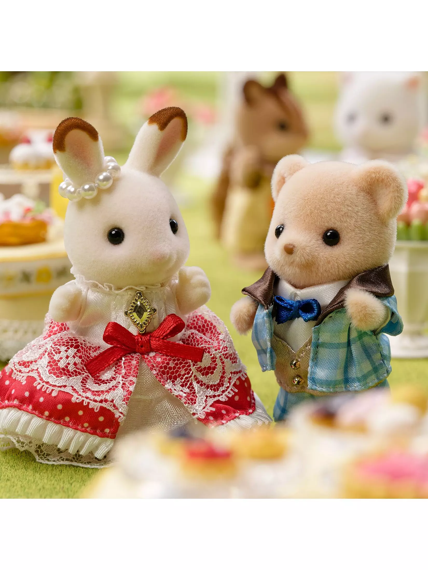 Sylvanian Families Anniversary Friends Set: Freya & Theo - Image 3