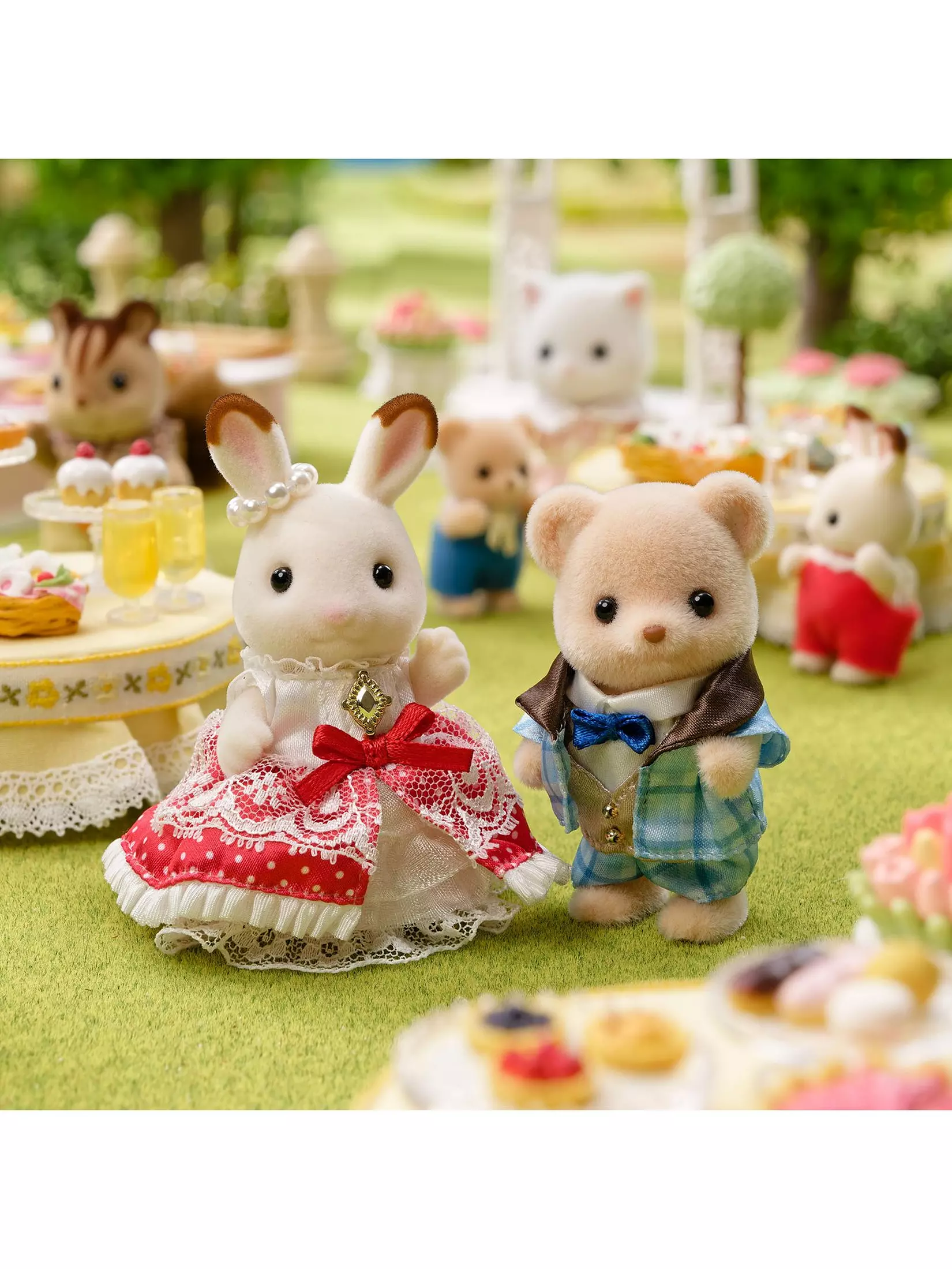 Sylvanian Families Anniversary Friends Set: Freya & Theo - Image 4