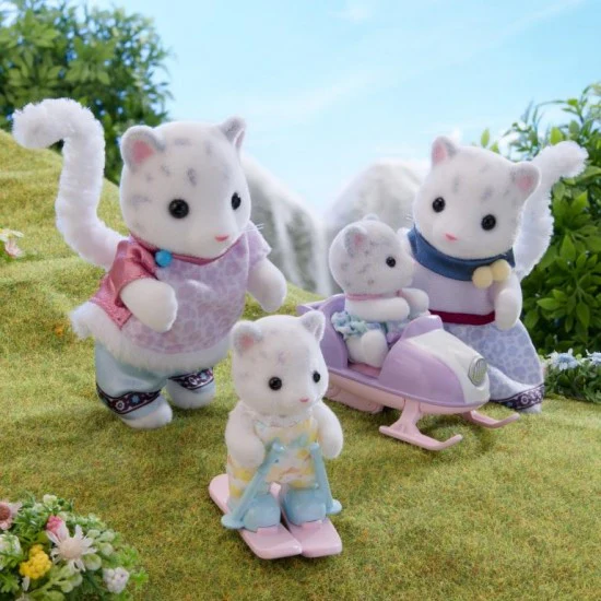 Sylvanian Families Snow Leopard Family - Image 3