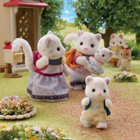Sylvanian Families Snow Leopard Family - Image 4