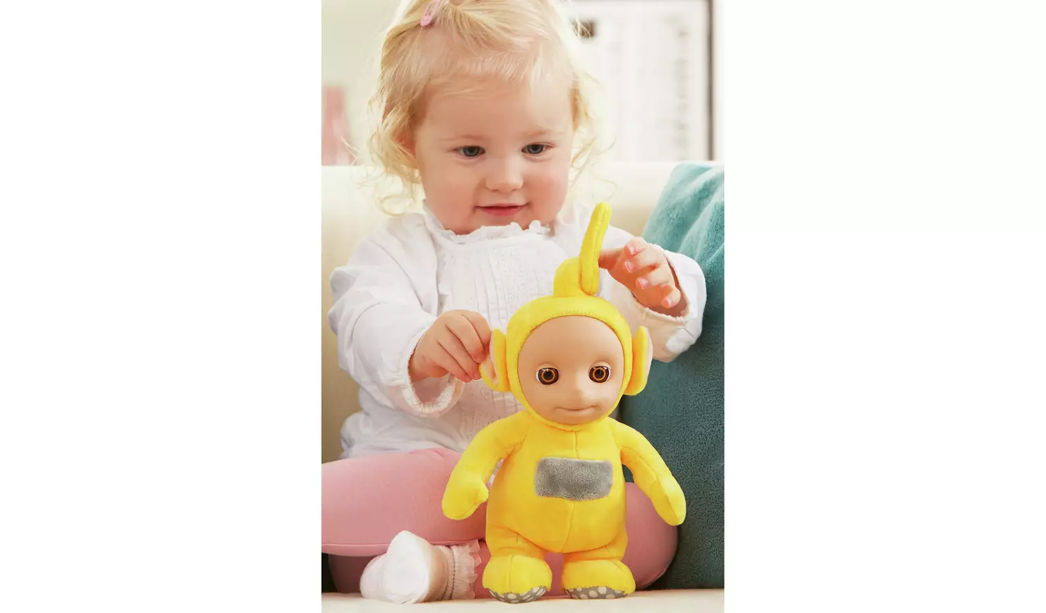Teletubbies Talking Soft Toy Laa Laa - Image 4