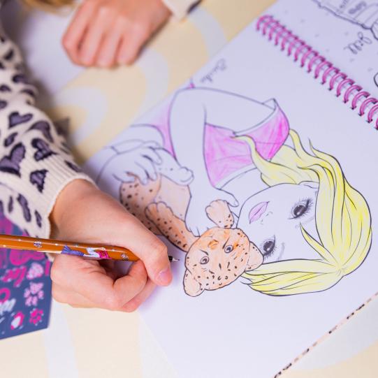 TOPModel Colouring Book LEOHEART - Image 6