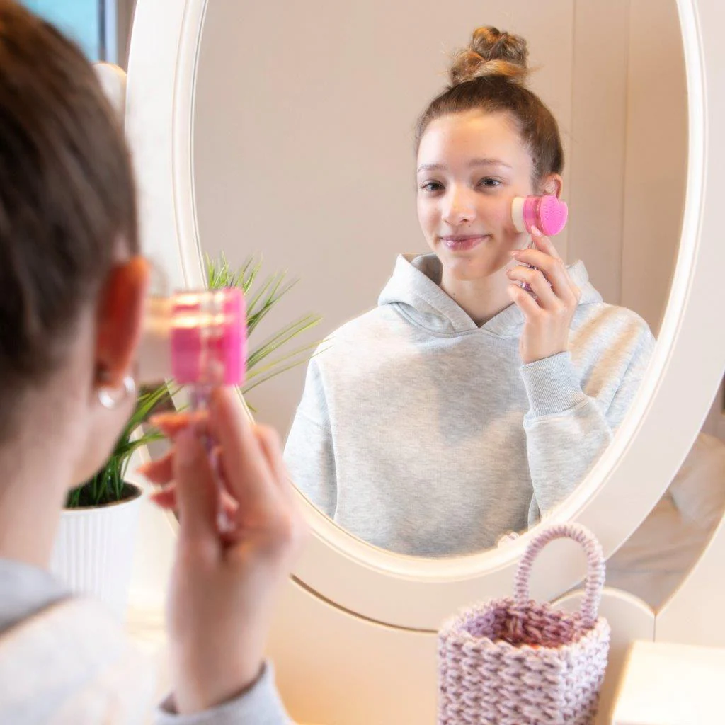 TOPModel Facial Brush Heart - Image 5